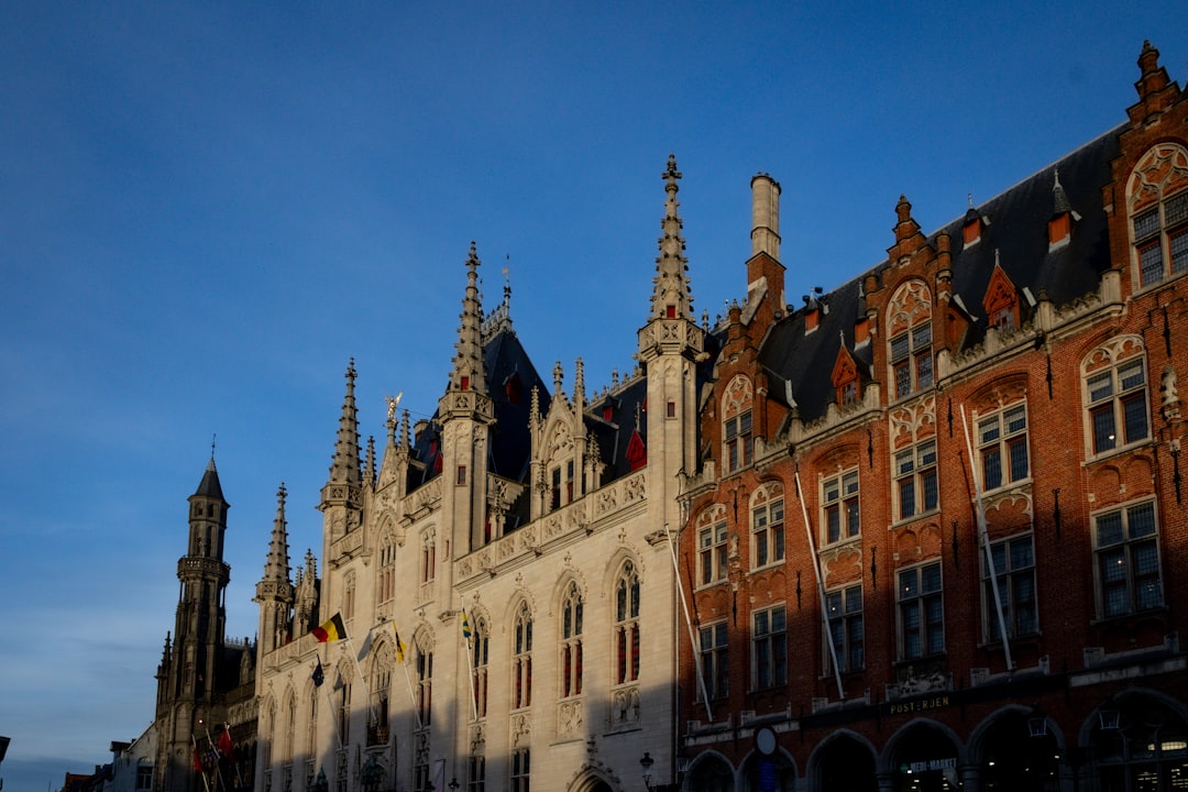 Día 9 — Ámsterdam → Brujas — Ludovic Delot (unsplash)
