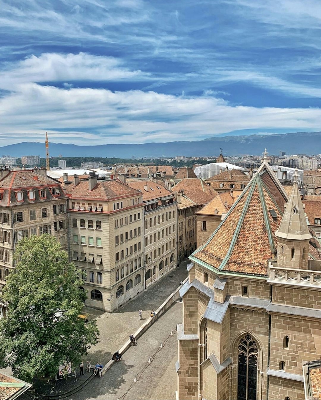 Día 10 — Lyon → Ginebra (Suiza) — Pablo Velasquez (unsplash)